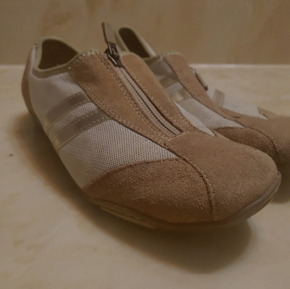Naturalizer 'Cazadero' slip-ons.